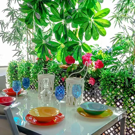 アパート Flamingo By Hello Homes